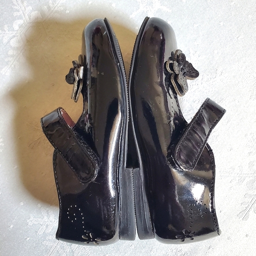 OshKosh Genuine Kids Black Hook Loop Closure Shoes Baby Girl Size 5 - Picture 10 of 11